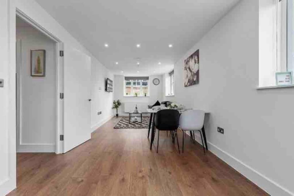 דירות Cozy Flat Near London Eye/ Victoria / Vauxhall מראה חיצוני תמונה