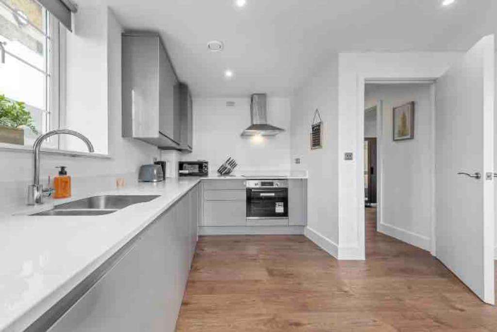 דירות Cozy Flat Near London Eye/ Victoria / Vauxhall מראה חיצוני תמונה
