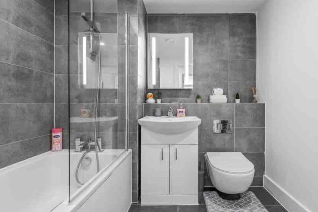 דירות Cozy Flat Near London Eye/ Victoria / Vauxhall מראה חיצוני תמונה